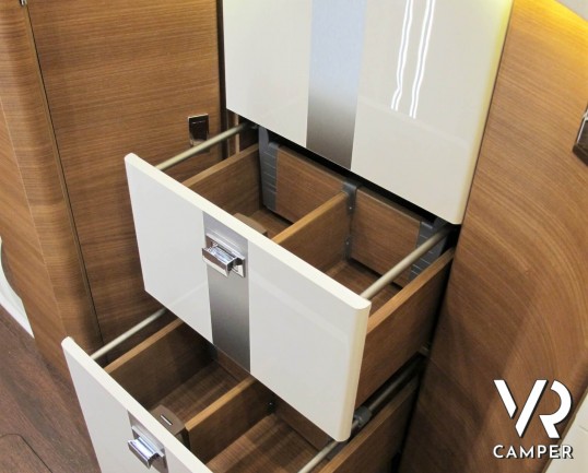Carthago C-Line 5.3 - camper motorhome con garage. Nuovo modello Carthago motorhome 2020, con doppio pavimento e garage, su meccanica Ducato 140 CV