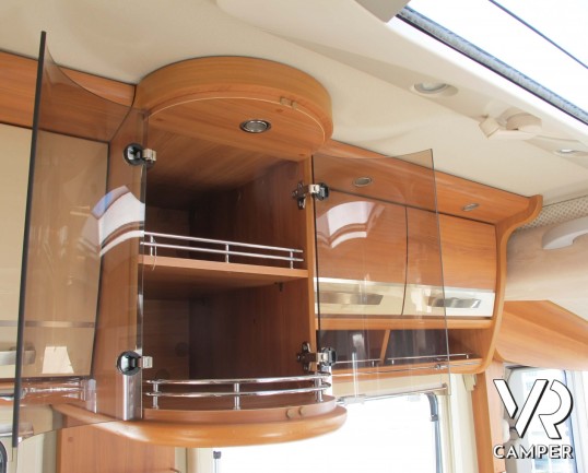 Hymer B 698_camper motorhome usato_Hymer usato 5 posti__cerchi in lega_climatizzatore_videocamera di retromarcia_antenna satellitare con doppia ottica