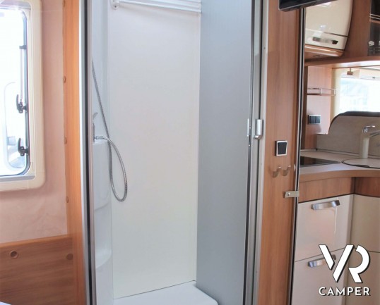 Hymer B 698_camper motorhome usato_Hymer usato 5 posti__cerchi in lega_climatizzatore_videocamera di retromarcia_antenna satellitare con doppia ottica