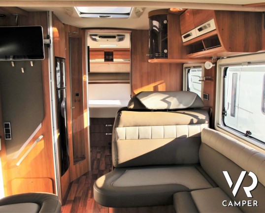 Hymer B 698_camper motorhome usato_Hymer usato 5 posti__cerchi in lega_climatizzatore_videocamera di retromarcia_antenna satellitare con doppia ottica