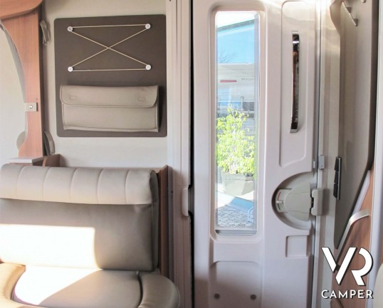 Hymer B 698_camper motorhome usato_Hymer usato 5 posti__cerchi in lega_climatizzatore_videocamera di retromarcia_antenna satellitare con doppia ottica