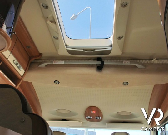 Hymer B 698_camper motorhome usato_Hymer usato 5 posti__cerchi in lega_climatizzatore_videocamera di retromarcia_antenna satellitare con doppia ottica