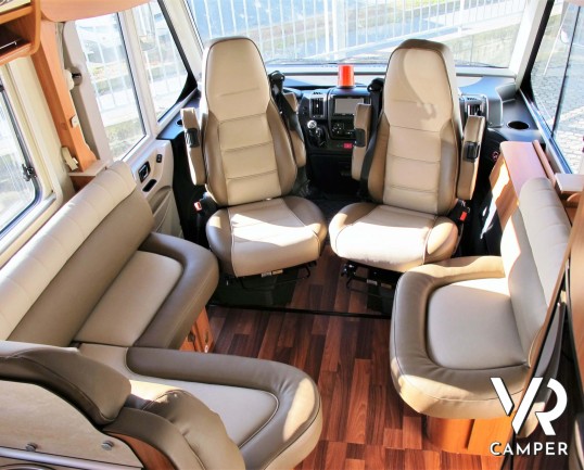 Hymer B 698_camper motorhome usato_Hymer usato 5 posti__cerchi in lega_climatizzatore_videocamera di retromarcia_antenna satellitare con doppia ottica