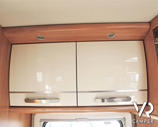 Hymer B 698_camper motorhome usato_Hymer usato 5 posti__cerchi in lega_climatizzatore_videocamera di retromarcia_antenna satellitare con doppia ottica