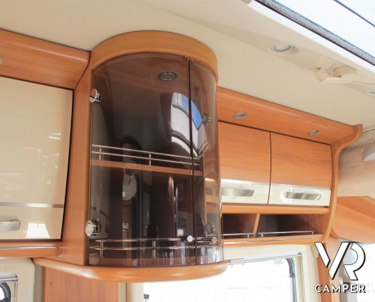 Hymer B 698_camper motorhome usato_Hymer usato 5 posti__cerchi in lega_climatizzatore_videocamera di retromarcia_antenna satellitare con doppia ottica