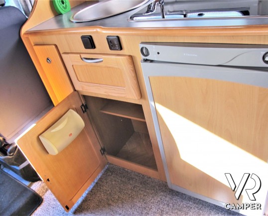 McLouis Glen 262 - camper semintegrale usato 6 posti omologati, 4 posti letto, con letto matrimoniale posteriore