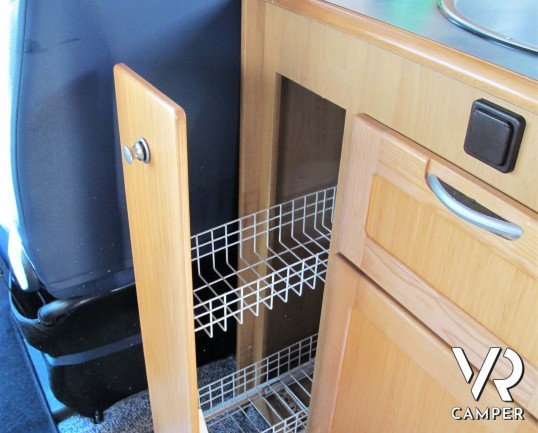 McLouis Glen 262 - camper semintegrale usato 6 posti omologati, 4 posti letto, con letto matrimoniale posteriore