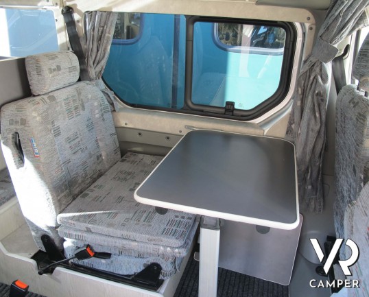 Renault Helix camper furgonato usato con letto matrimoniale basculante a soffitto, 4 posti omologati, completo di veranda, Webasto,frigorifero compres