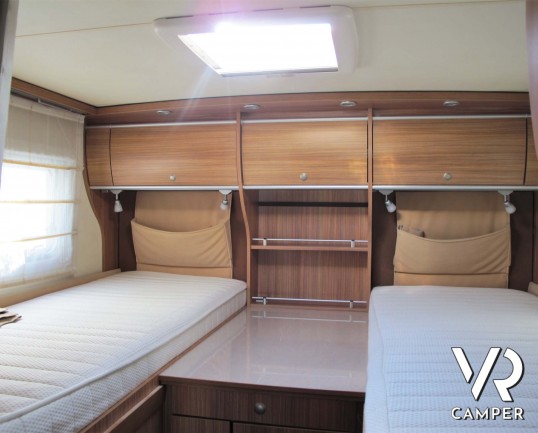 Burstner Ixeo IT 726: camper usato semintegrale con 4 posti letto, su meccanica Fiat Ducato 130 cv.