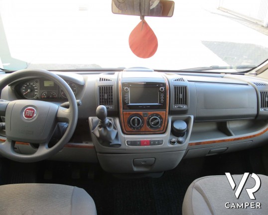 Burstner Ixeo IT 726: camper usato semintegrale con 4 posti letto, su meccanica Fiat Ducato 130 cv.