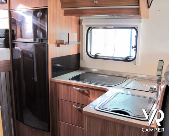 Burstner Ixeo IT 726: camper usato semintegrale con 4 posti letto, su meccanica Fiat Ducato 130 cv.