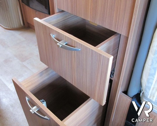 Burstner Ixeo IT 726: camper usato semintegrale con 4 posti letto, su meccanica Fiat Ducato 130 cv.