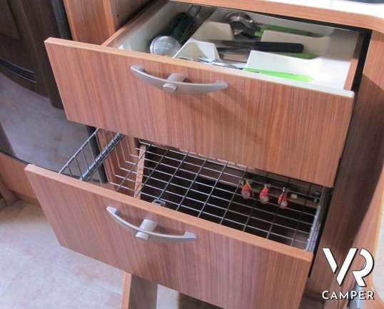 Burstner Ixeo IT 726: camper usato semintegrale con 4 posti letto, su meccanica Fiat Ducato 130 cv.