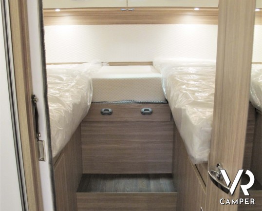 Burstner Lyseo Time T 727 G: camper semintegrale con letti gemelli e letto basculante elettrico, garage doppio portellone, su base FIAT 140 CV, Euro 6