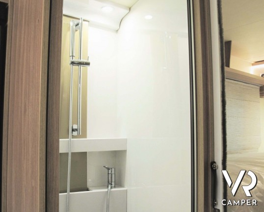 Burstner Lyseo Time T 727 G: camper semintegrale con letti gemelli e letto basculante elettrico, garage doppio portellone, su base FIAT 140 CV, Euro 6