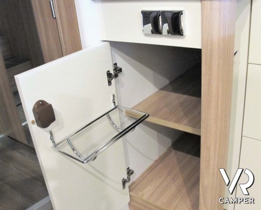 Burstner Lyseo Time T 727 G: camper semintegrale con letti gemelli e letto basculante elettrico, garage doppio portellone, su base FIAT 140 CV, Euro 6