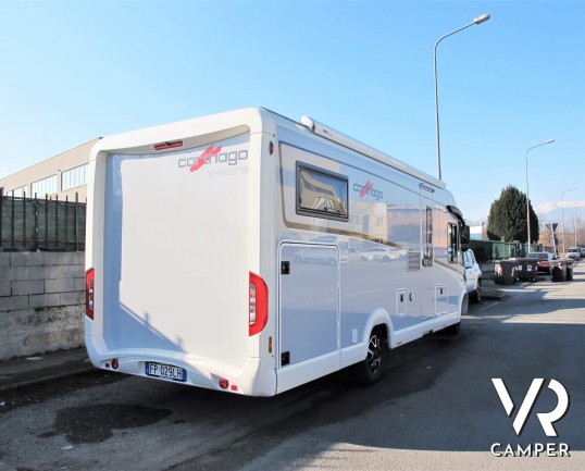 Carthago C-Tourer I 149: camper motorhome usato, 5 posti letto, con letti gemelli in coda e letto basculante. In visione alla sede Italia VR a Druento