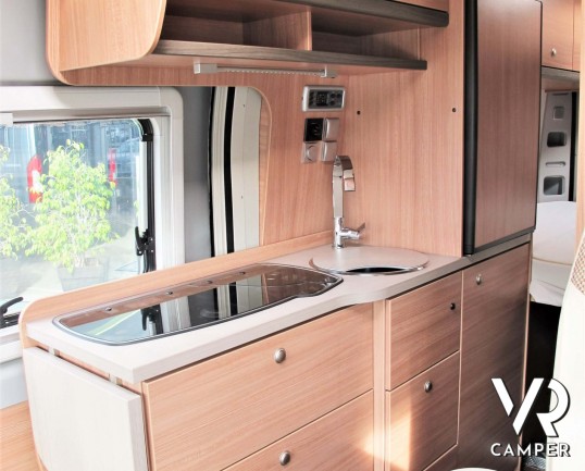 Furgone camperizzato usato con 3 posti letto, veranda, portabici, retrocamera. Su meccanica Ducato 130 cv. In visione alla sede Italia VR a Torino-Dru