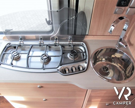 Furgone camperizzato usato con 3 posti letto, veranda, portabici, retrocamera. Su meccanica Ducato 130 cv. In visione alla sede Italia VR a Torino-Dru