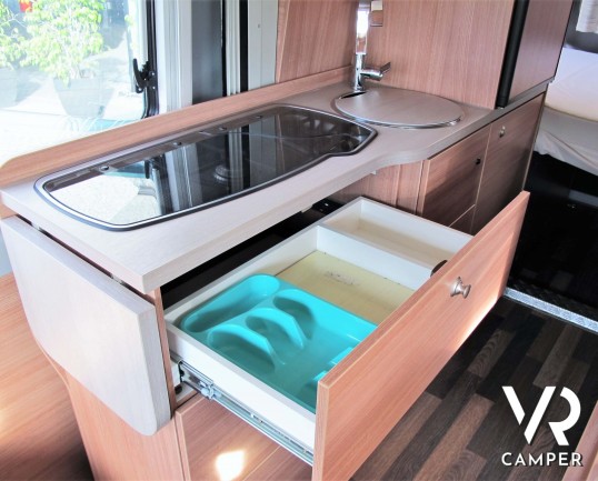 Furgone camperizzato usato con 3 posti letto, veranda, portabici, retrocamera. Su meccanica Ducato 130 cv. In visione alla sede Italia VR a Torino-Dru