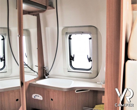 Furgone camperizzato usato con 3 posti letto, veranda, portabici, retrocamera. Su meccanica Ducato 130 cv. In visione alla sede Italia VR a Torino-Dru