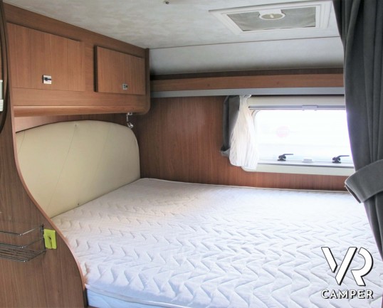 Giottiline Therry T 31 camper usato semintegrale compatto, con 3 posti letto, dotato di veranda, antenna tv, sensori di parcheggio, pannello solare