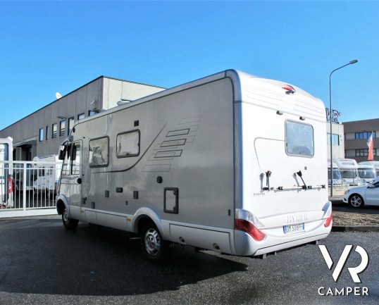 Hymer B-Klasse 654 SL: camper motorhome usato, dotato di portamoto, tendalino, ammortizzatori. In visione alla sede Italia Vr a Torino - Druento.
