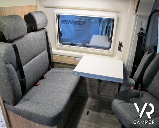 Hymercar Grand Canyon: camper furgonato colore argento metallizzato, su motore Fiat 140 CV, Euro 6D-Temp. In esposizione alla sede Italia VR a Druento