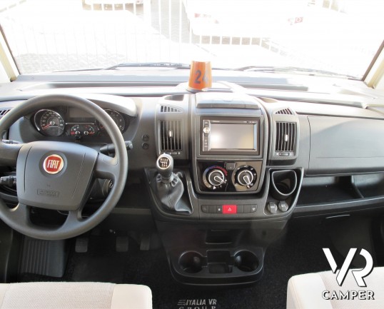 Knaus Van I 600: camper usato motorhome con 4 posti letto, dotato di veranda, navigatore, videocamera di retromarcia, antenna tv. In visione a Italia