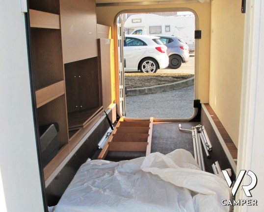 Knaus Van I 600: camper usato motorhome con 4 posti letto, dotato di veranda, navigatore, videocamera di retromarcia, antenna tv. In visione a Italia