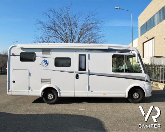 Knaus Van I 600: camper usato motorhome con 4 posti letto, dotato di veranda, navigatore, videocamera di retromarcia, antenna tv. In visione a Italia