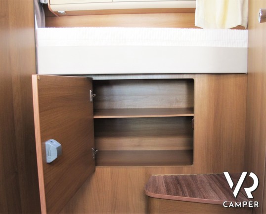 Knaus Van I 600: camper usato motorhome con 4 posti letto, dotato di veranda, navigatore, videocamera di retromarcia, antenna tv. In visione a Italia