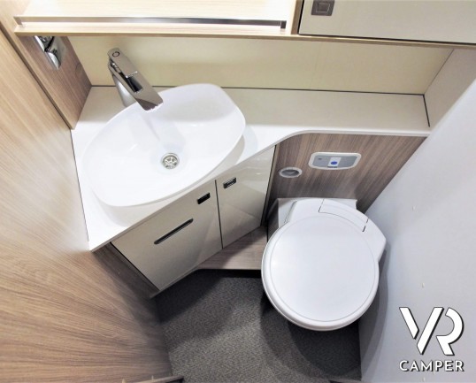 Lyseo Time IT 736 "Harmony Line": camper nuovo con letto basculante elettrico e letto nautico in coda. Su Fiat Ducato 150 CV, Euro 6 D.