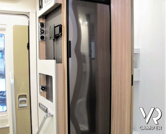 Lyseo Time IT 736 "Harmony Line": camper nuovo con letto basculante elettrico e letto nautico in coda. Su Fiat Ducato 150 CV, Euro 6 D.