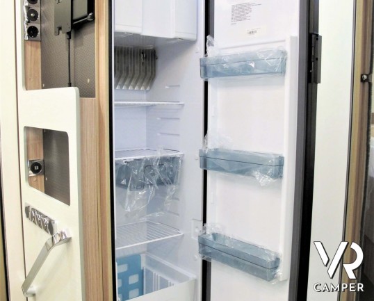 Lyseo Time IT 736 "Harmony Line": camper nuovo con letto basculante elettrico e letto nautico in coda. Su Fiat Ducato 150 CV, Euro 6 D.