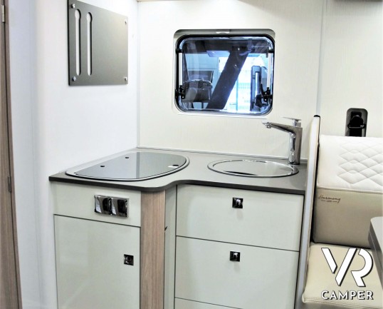 Lyseo Time IT 736 "Harmony Line": camper nuovo con letto basculante elettrico e letto nautico in coda. Su Fiat Ducato 150 CV, Euro 6 D.