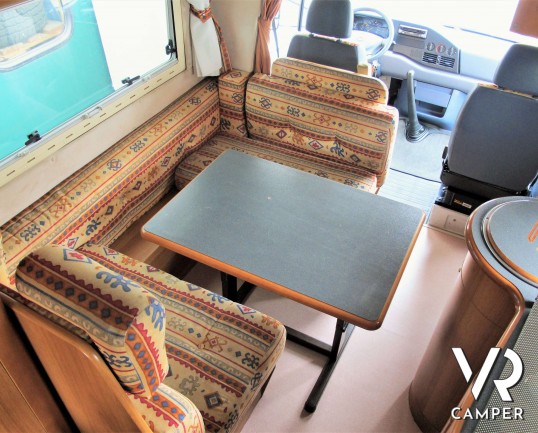 Arca 4.4 - camper usato semintegrale_camper su mercedes_camper 5 posti omologati, dotato di veranda e pannelli solari. In vendita da Italia VR a Torin