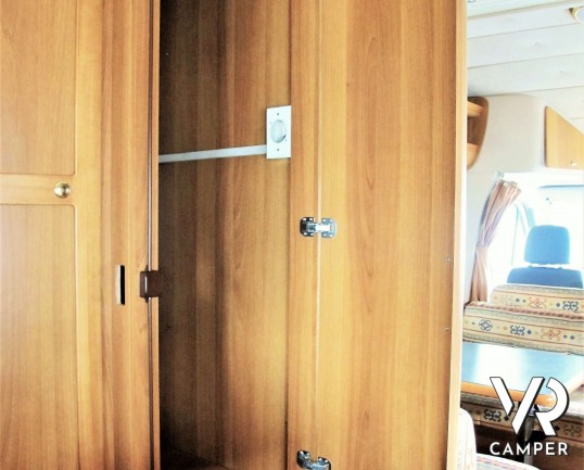 Arca 4.4 - camper usato semintegrale_camper su mercedes_camper 5 posti omologati, dotato di veranda e pannelli solari. In vendita da Italia VR a Torin