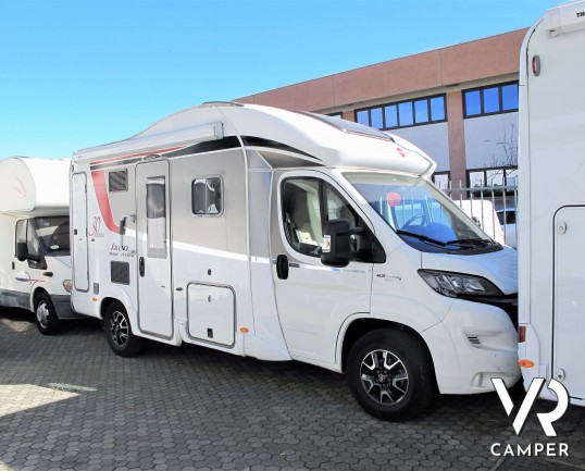 Burstner Ixeo Time 590 "Edition 30": camper semintegrale usato 4 posti letto, dimensioni compatte, modello 2017 - Italia VR vendita camper Piemonte