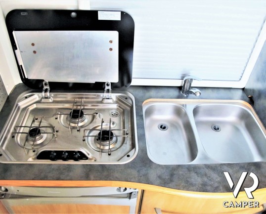 Hymer B 544: camper usato motorhome su Ducato 127 CV, dotato di veranda, portabici, climatizzatore, 2° serbatoio acqua. In visione alla sede Italia VR