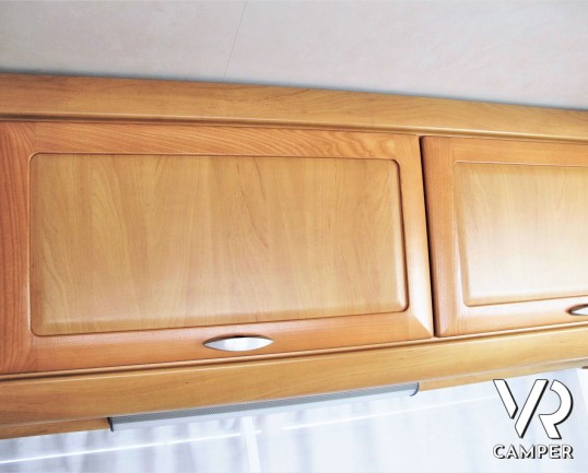 Hymer B 544: camper usato motorhome su Ducato 127 CV, dotato di veranda, portabici, climatizzatore, 2° serbatoio acqua. In visione alla sede Italia VR