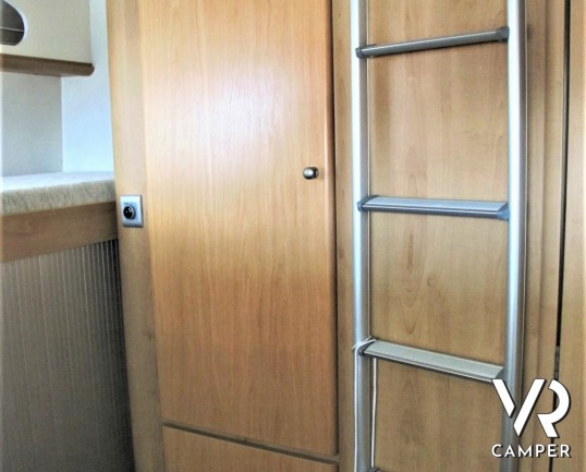 McLouis Tandy 640:camper usato mansardato, con veranda, autoradio, antenna tv, sensori parcheggio, 2° serbatoio acqua. In visione da Italiavr.