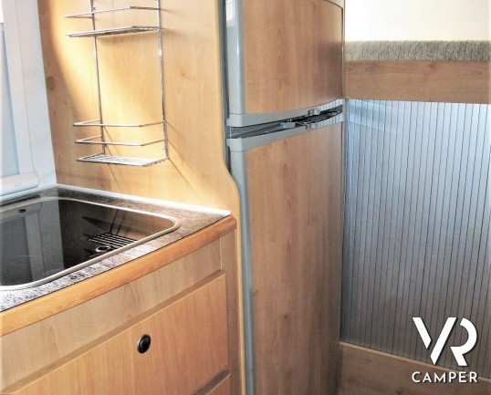 McLouis Tandy 640:camper usato mansardato, con veranda, autoradio, antenna tv, sensori parcheggio, 2° serbatoio acqua. In visione da Italiavr.