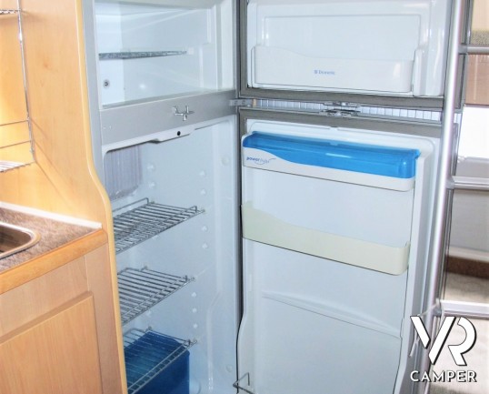 McLouis Tandy 640:camper usato mansardato, con veranda, autoradio, antenna tv, sensori parcheggio, 2° serbatoio acqua. In visione da Italiavr.