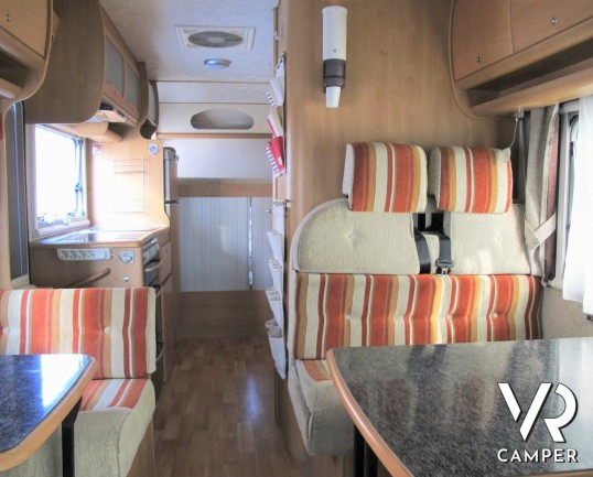 McLouis Tandy 640:camper usato mansardato, con veranda, autoradio, antenna tv, sensori parcheggio, 2° serbatoio acqua. In visione da Italiavr.