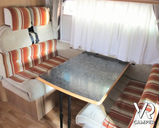 McLouis Tandy 640:camper usato mansardato, con veranda, autoradio, antenna tv, sensori parcheggio, 2° serbatoio acqua. In visione da Italiavr.