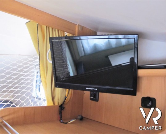 Rimor Katamarano: camper mansardato usato con letti a castello. Vendito da Italia VR a Druento - Torino.