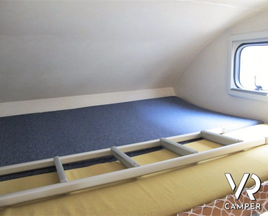 Rimor Katamarano: camper mansardato usato con letti a castello. Vendito da Italia VR a Druento - Torino.