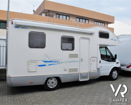 Rimor Katamarano: camper mansardato usato con letti a castello. Vendito da Italia VR a Druento - Torino.