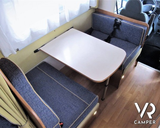 Rimor Katamarano: camper mansardato usato con letti a castello. Vendito da Italia VR a Druento - Torino.